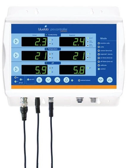 Bluelab Pro Controller Base V2 - monitor that controls nutrient pH and temperature in cultivation